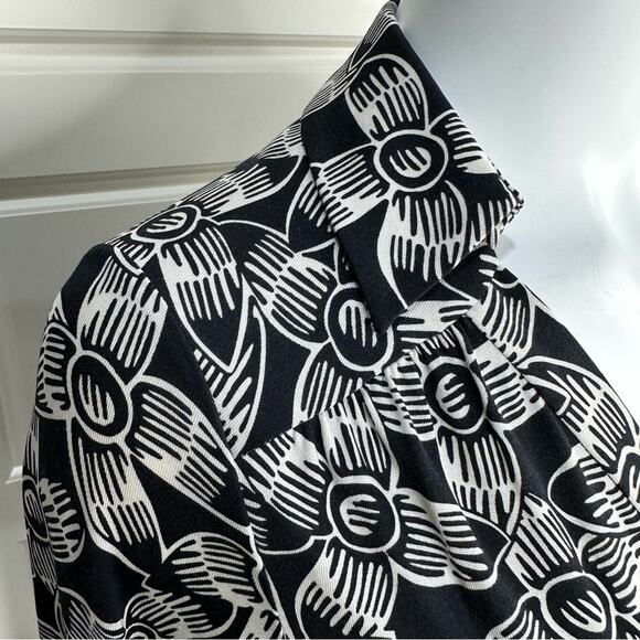 DVF Diane Von Furstenberg Silk Floral Pocketed V-neck Dress 8 - Picture 3 of 11